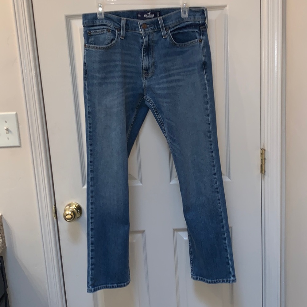 Men’s Hollister Jeans.  Slim Straight Blue Jeans.